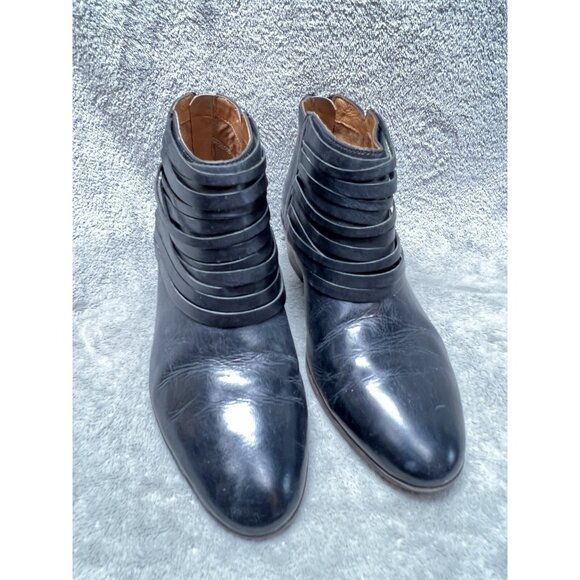 Clarks Women’s 5.5 Spye Celeste Black Leather w/fringe & Back Zip Ankle Boots - Picture 4 of 8